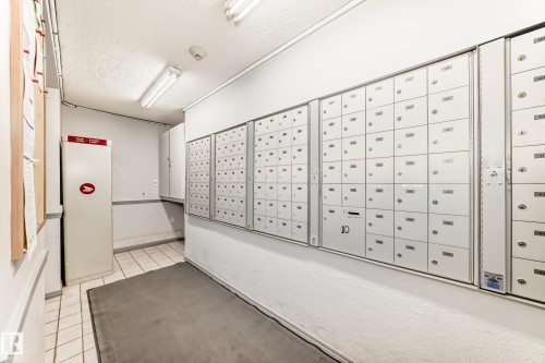 #320 9620 174 St Nw, Edmonton, AB - Indoor Photo Showing Other Room