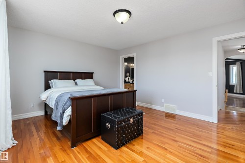 17807 111 Street Nw, Edmonton, AB - Indoor Photo Showing Bedroom