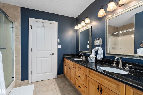 17807 111 Street Nw, Edmonton, AB - Indoor Photo Showing Bathroom