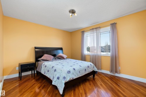 17807 111 Street Nw, Edmonton, AB - Indoor Photo Showing Bedroom