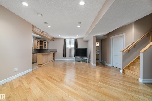 17807 111 Street Nw, Edmonton, AB - Indoor