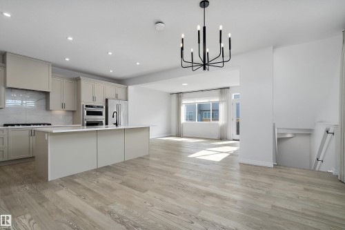 3249 Dixon Way Sw, Edmonton, AB - Indoor Photo Showing Kitchen With Upgraded Kitchen