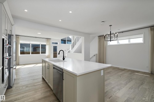 3249 Dixon Way Sw, Edmonton, AB - Indoor Photo Showing Kitchen