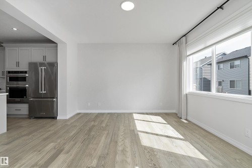 3249 Dixon Way Sw, Edmonton, AB - Indoor Photo Showing Kitchen