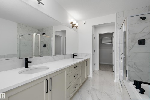 3249 Dixon Way Sw, Edmonton, AB - Indoor Photo Showing Bathroom