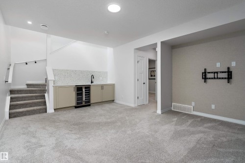 3249 Dixon Way Sw, Edmonton, AB - Indoor Photo Showing Other Room