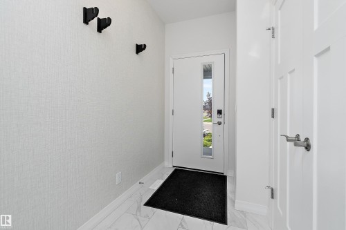 3249 Dixon Way Sw, Edmonton, AB - Indoor Photo Showing Other Room