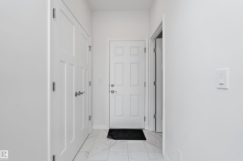 3249 Dixon Way Sw, Edmonton, AB - Indoor Photo Showing Other Room
