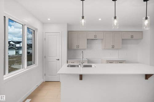 581 177 Avenue Ne, Edmonton, AB - Indoor Photo Showing Kitchen With Upgraded Kitchen
