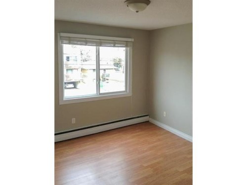 #306 10415 93 St Nw, Edmonton, AB - Indoor Photo Showing Other Room