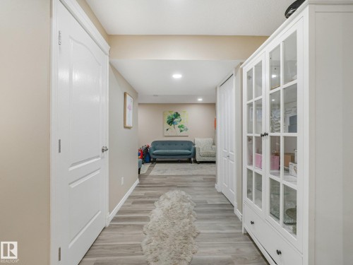 #48 1780 Glastonbury Bv Nw, Edmonton, AB - Indoor Photo Showing Other Room