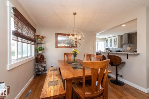 10623 75 Street Nw, Edmonton, AB - Indoor Photo Showing Dining Room
