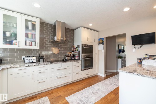 10623 75 Street Nw, Edmonton, AB - Indoor Photo Showing Kitchen With Upgraded Kitchen