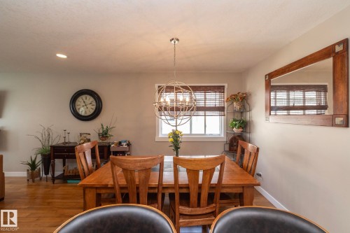 10623 75 Street Nw, Edmonton, AB - Indoor Photo Showing Dining Room
