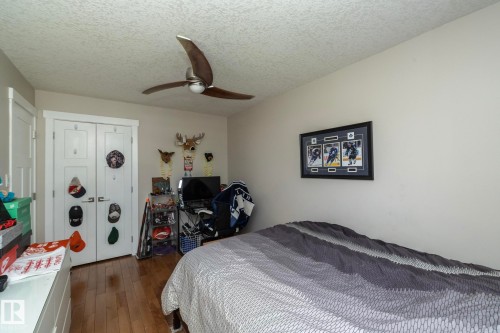10623 75 Street Nw, Edmonton, AB - Indoor Photo Showing Bedroom