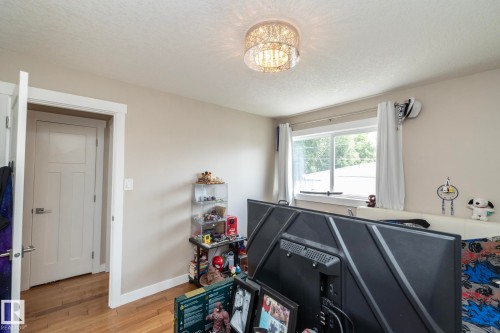 10623 75 Street Nw, Edmonton, AB - Indoor Photo Showing Other Room