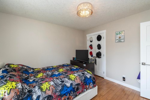 10623 75 Street Nw, Edmonton, AB - Indoor Photo Showing Bedroom