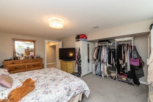 10623 75 Street Nw, Edmonton, AB - Indoor Photo Showing Bedroom