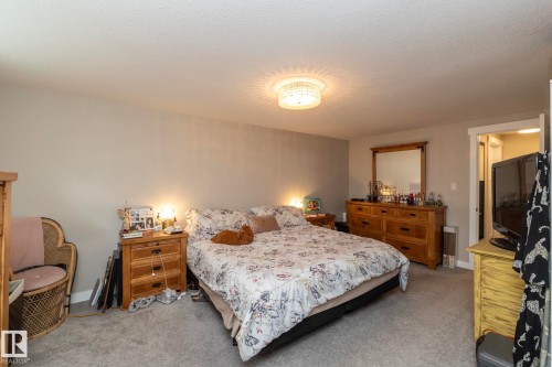 10623 75 Street Nw, Edmonton, AB - Indoor Photo Showing Bedroom