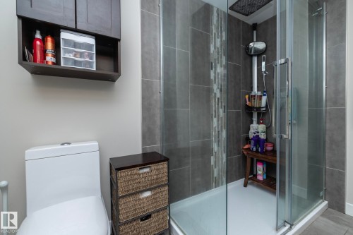 10623 75 Street Nw, Edmonton, AB - Indoor Photo Showing Bathroom