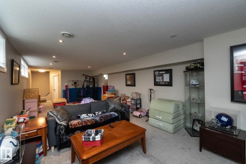 10623 75 Street Nw, Edmonton, AB - Indoor
