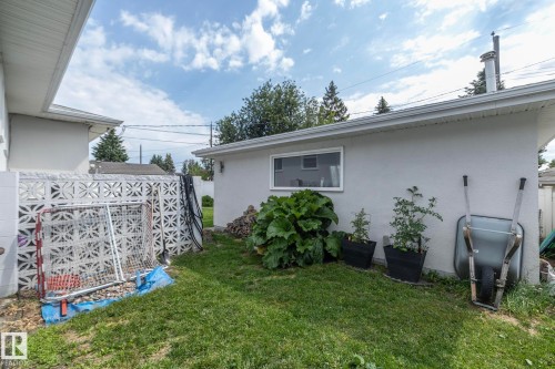 10623 75 Street Nw, Edmonton, AB - Outdoor