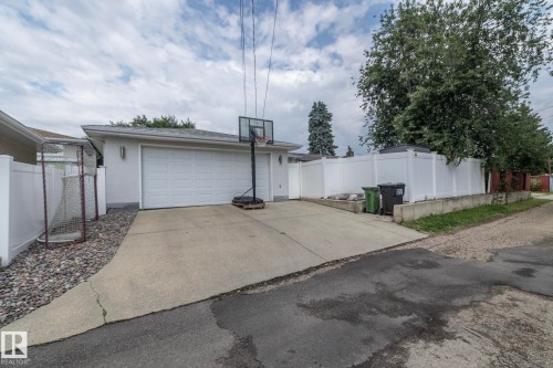 10623 75 Street Nw, Edmonton, AB - Outdoor