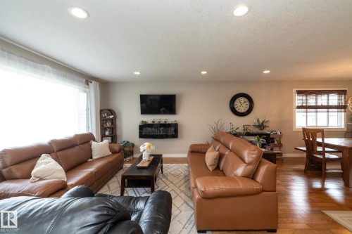 10623 75 Street Nw, Edmonton, AB - Indoor Photo Showing Living Room