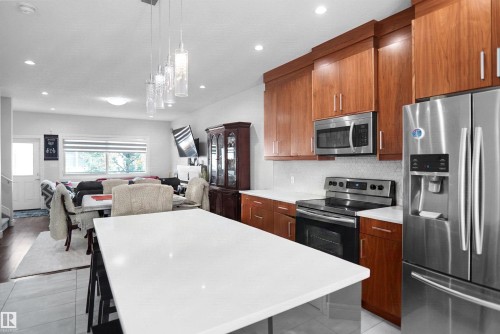 #46 2803 14 Av Nw, Edmonton, AB - Indoor Photo Showing Kitchen