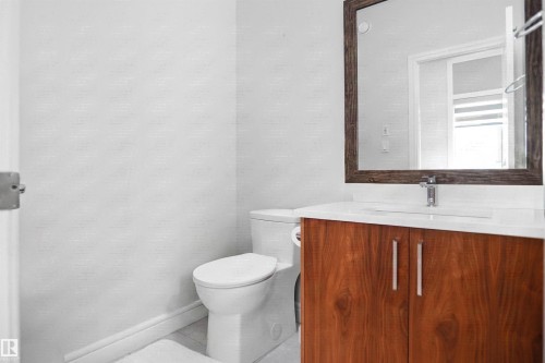 #46 2803 14 Av Nw, Edmonton, AB - Indoor Photo Showing Bathroom