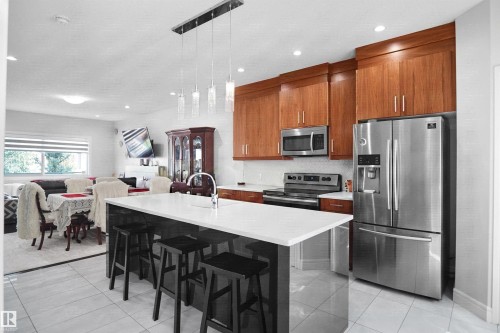 #46 2803 14 Av Nw, Edmonton, AB - Indoor Photo Showing Kitchen With Upgraded Kitchen