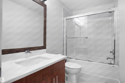 #46 2803 14 Av Nw, Edmonton, AB - Indoor Photo Showing Bathroom