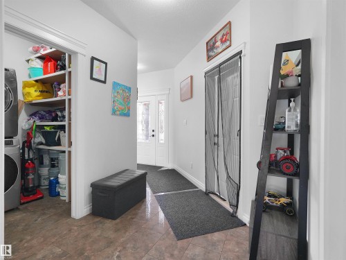 16903 54 Street Nw, Edmonton, AB - Indoor Photo Showing Other Room