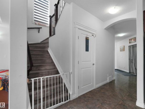 16903 54 Street Nw, Edmonton, AB - Indoor Photo Showing Other Room