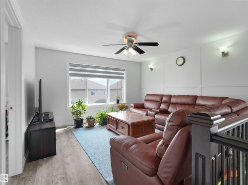 16903 54 Street Nw, Edmonton, AB - Indoor Photo Showing Living Room