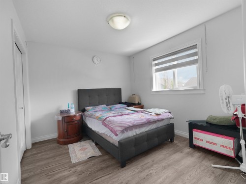 16903 54 Street Nw, Edmonton, AB - Indoor Photo Showing Bedroom
