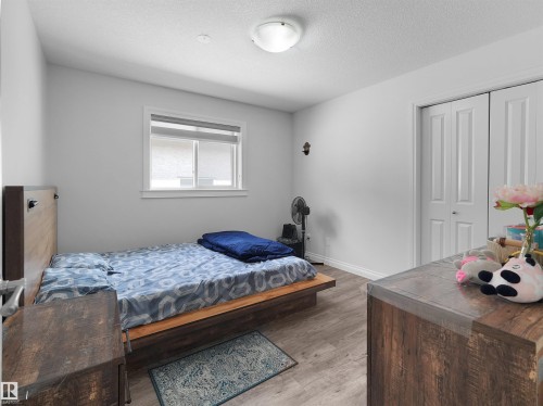16903 54 Street Nw, Edmonton, AB - Indoor Photo Showing Bedroom