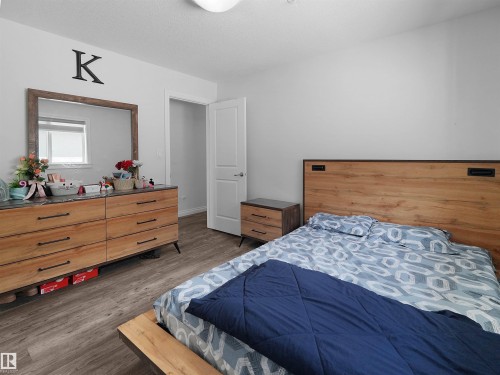 16903 54 Street Nw, Edmonton, AB - Indoor Photo Showing Bedroom