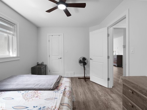 16903 54 Street Nw, Edmonton, AB - Indoor Photo Showing Bedroom