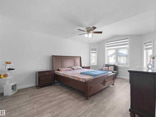 16903 54 Street Nw, Edmonton, AB - Indoor Photo Showing Bedroom