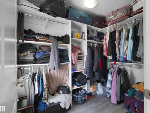 16903 54 Street Nw, Edmonton, AB - Indoor With Storage