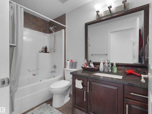 16903 54 Street Nw, Edmonton, AB - Indoor Photo Showing Bathroom