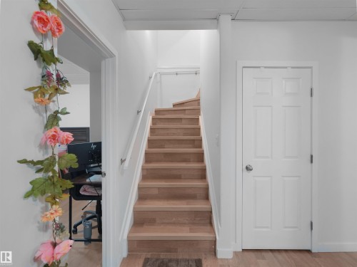 16903 54 Street Nw, Edmonton, AB - Indoor Photo Showing Other Room
