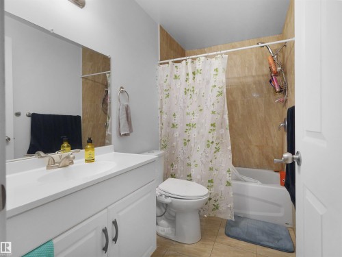 16903 54 Street Nw, Edmonton, AB - Indoor Photo Showing Bathroom