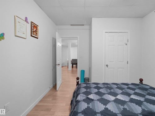 16903 54 Street Nw, Edmonton, AB - Indoor Photo Showing Bedroom