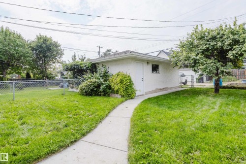 9220 92 Street Nw, Edmonton, AB - Outdoor
