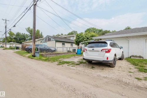 9220 92 Street Nw, Edmonton, AB - Outdoor