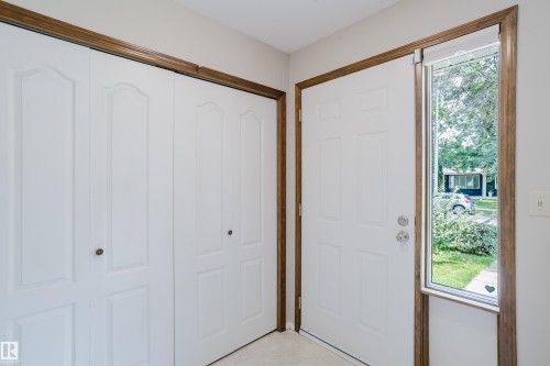 9220 92 Street Nw, Edmonton, AB - Indoor Photo Showing Other Room