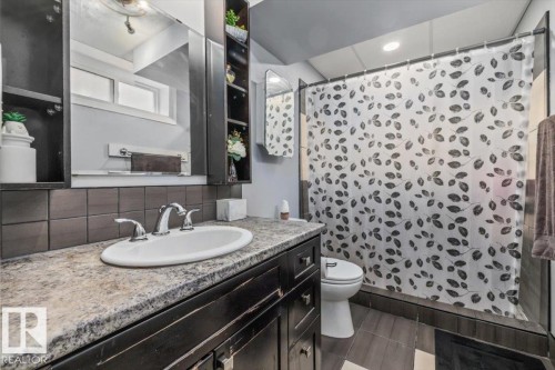 16551 116 Street Nw, Edmonton, AB - Indoor Photo Showing Bathroom