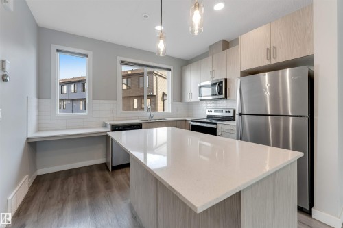 #21 11910 35 Av Sw, Edmonton, AB - Indoor Photo Showing Kitchen With Upgraded Kitchen